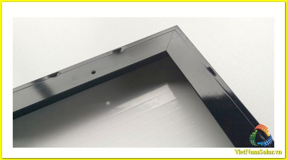 Cấu tạo và nguyên lý hoạt động của tấm pin năng lượng mặt trời 4 Khung nhôm bảo vệ