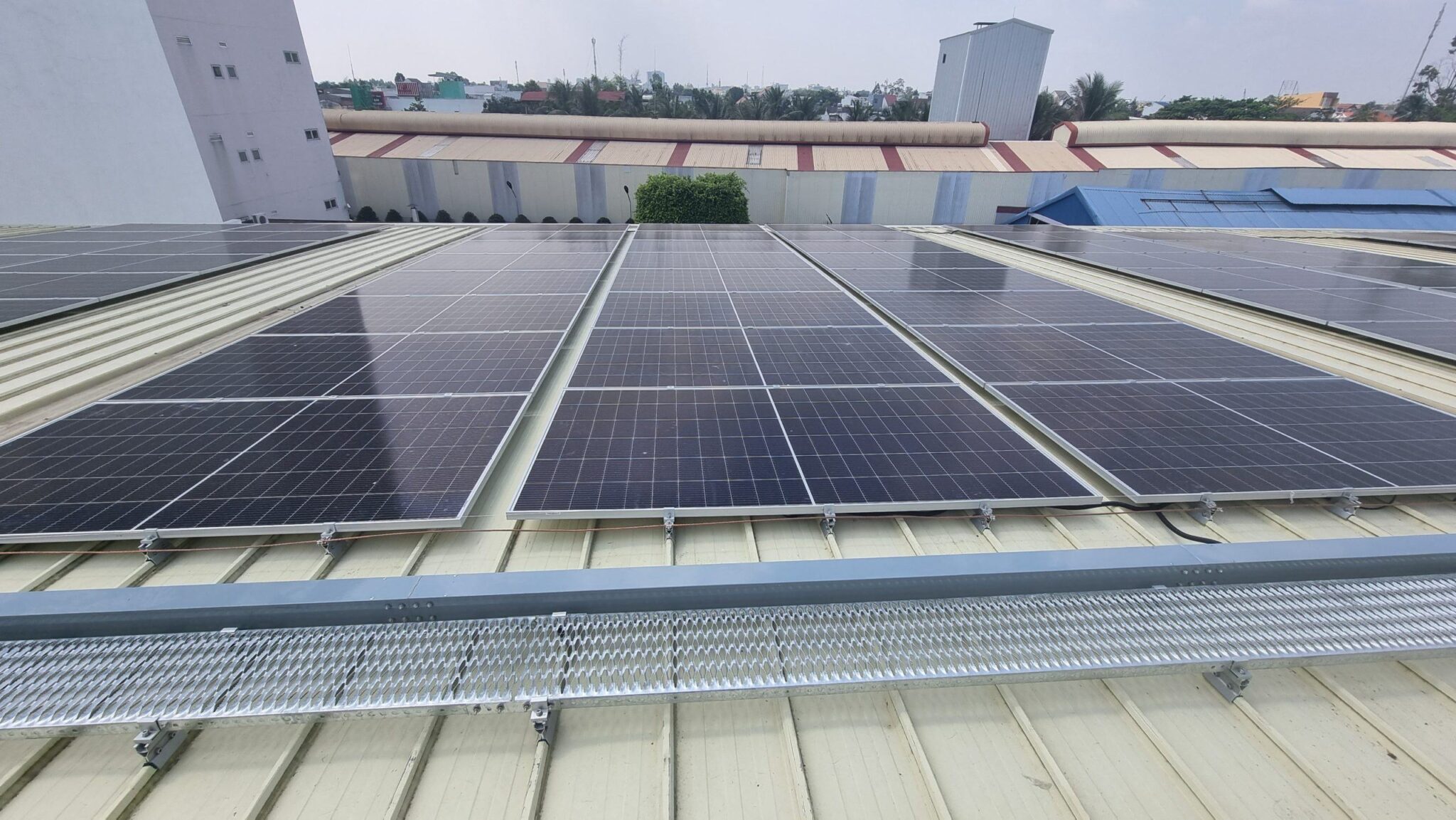 Lắp Điện Mặt Trời Cho Doanh Nghiệp Hệ 150KWP tại Toyota An Giang 28 20230423 134735 scaled