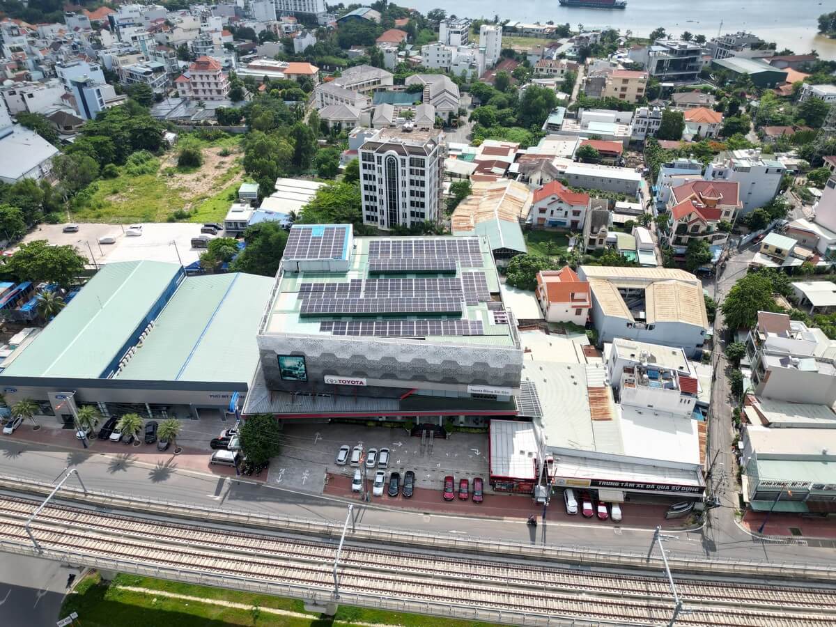 Lắp Điện Mặt Trời Cho Doanh Nghiệp Hệ 211KWP tại Toyota Đông Sài Gòn 5 3