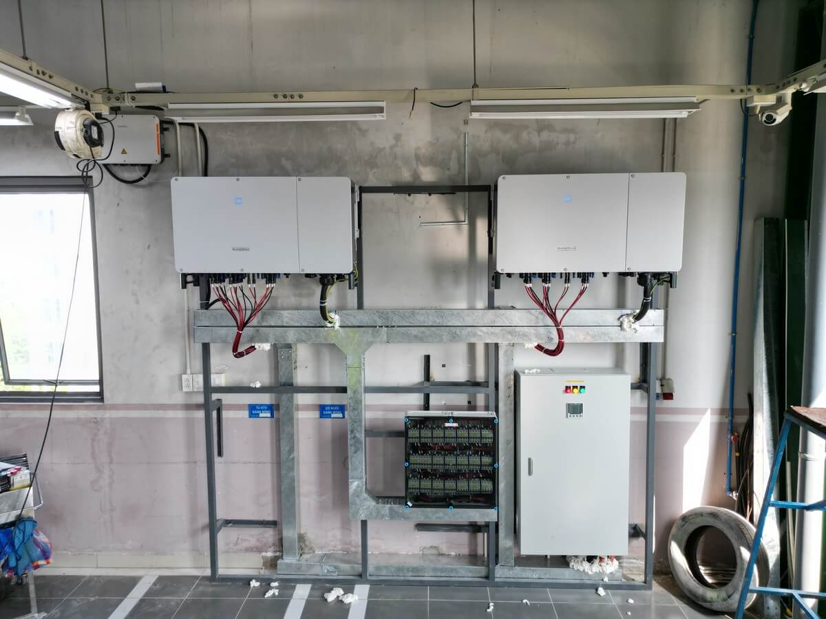 Lắp Điện Mặt Trời Cho Doanh Nghiệp Hệ 211KWP tại Toyota Đông Sài Gòn 6 4