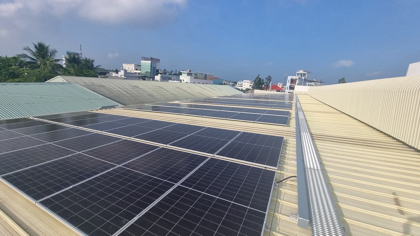 Tủ điện năng lượng mặt trời là gì? Cấu tạo, vai trò và chức năng trong đời sống 1 tu-dien-nang-luong-mat-troi-la-gi