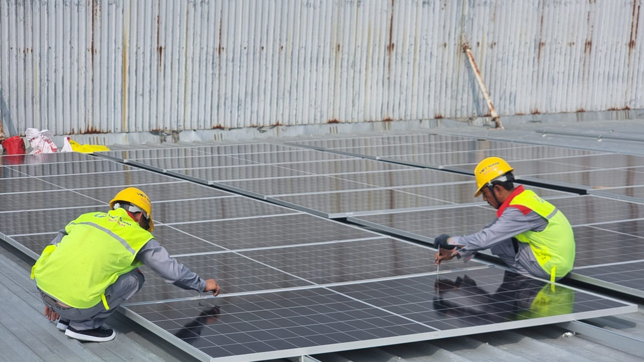 Power Plant là gì? Các loại Power Plant phổ biến hiện nay 5 chi phi lap dat he thong nang luong mat troi scaled