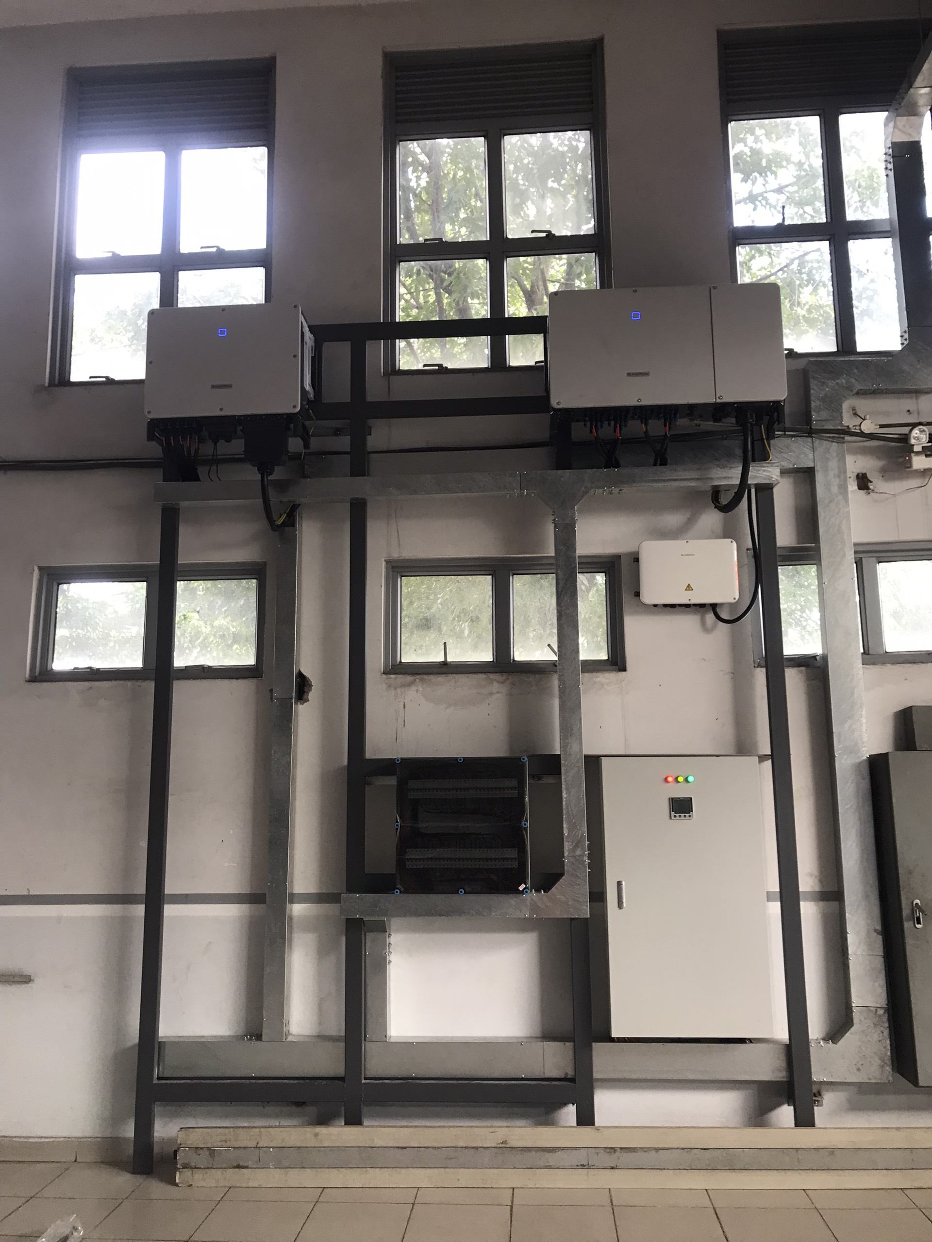 Lắp Điện Mặt Trời Cho Doanh Nghiệp Hệ 158KWP tại Toyota Bình Dương 2 1