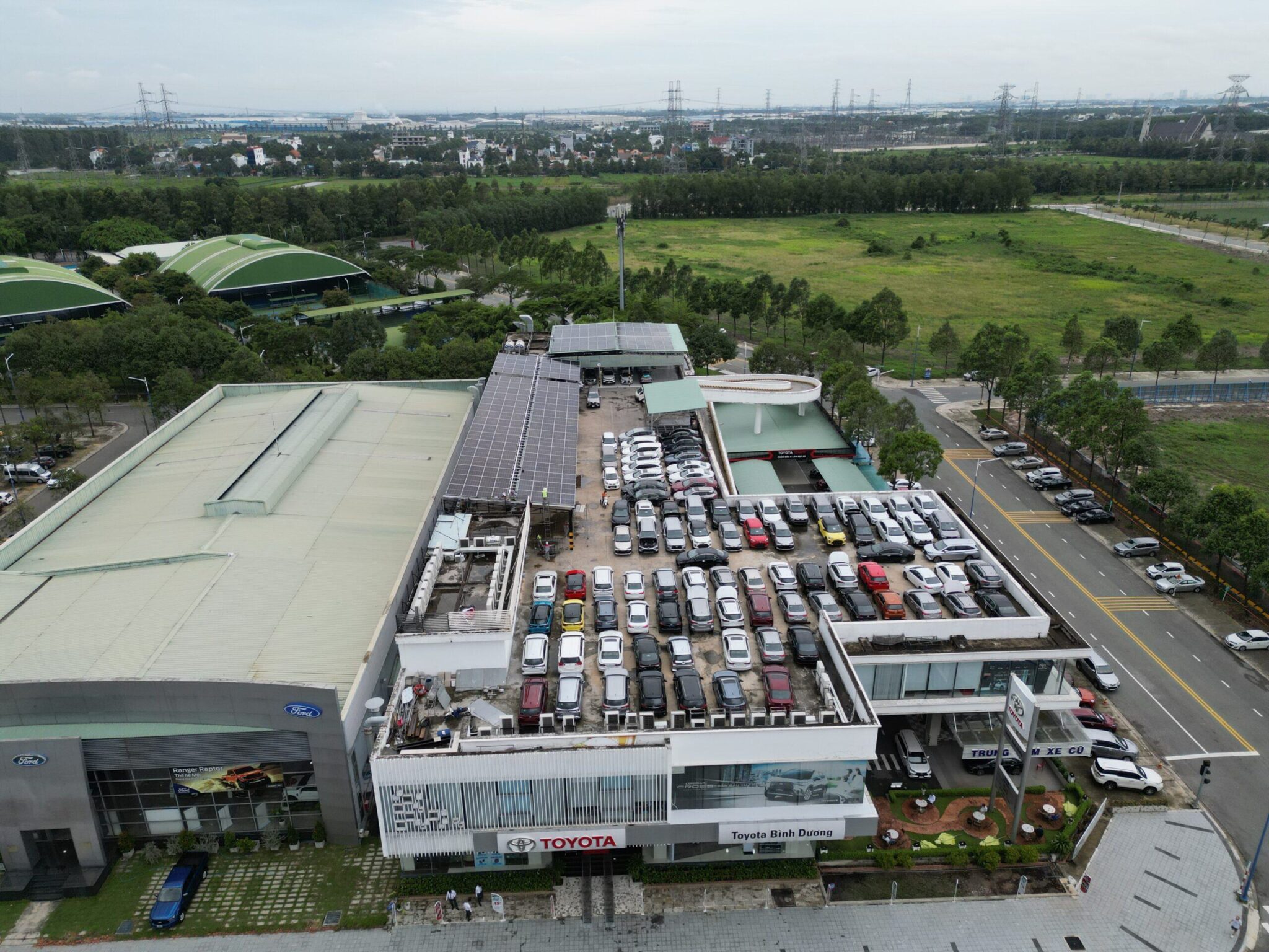 Lắp Điện Mặt Trời Cho Doanh Nghiệp Hệ 211KWP tại Toyota Long Thành