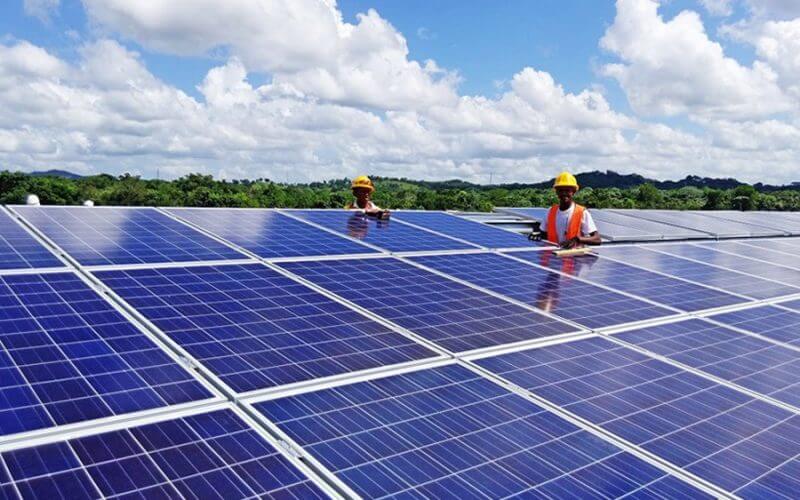 Hệ thống pin mặt trời sẽ ảnh hưởng gì đến mái nhà?