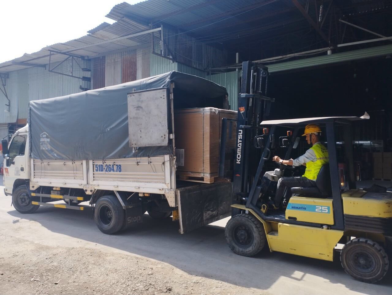 Tôn năng lượng mặt trời 