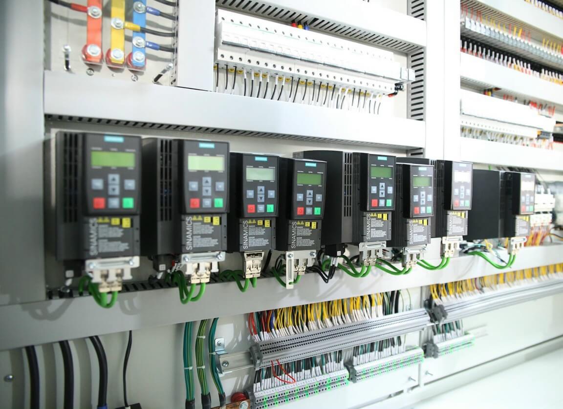 Tại sao pin mặt trời lại cần biến tần? Lợi ích mang lại trong hệ thống điện mặt trời 4 Nguyên lý hoạt động của biến tần