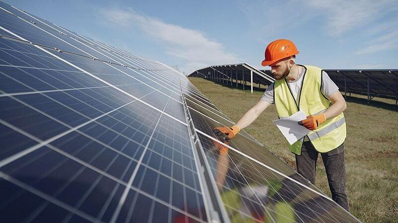 Kiểm định pin năng lượng mặt trời của nhà xưởng áp mái đảm bảo chất lượng 5 Những lưu ý khi thực hiện công tác pin năng lượng mặt trời của nhà xưởng áp mái