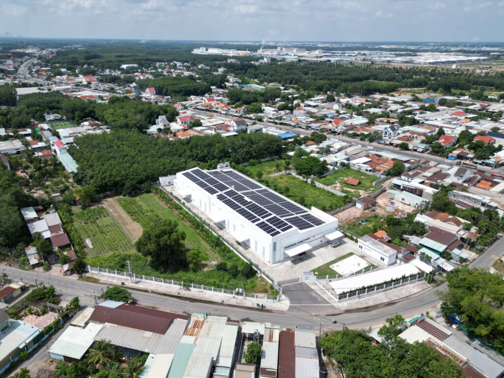 Hệ Thống NLMT 483kWp Nhà Máy Dược Tại Bình Dương - Aiko 600Wp Hiệu Suất Dẫn Đầu Toàn Cầu 1 z5745629115755 195c1183ac78f790ea1e67c9d21cc529