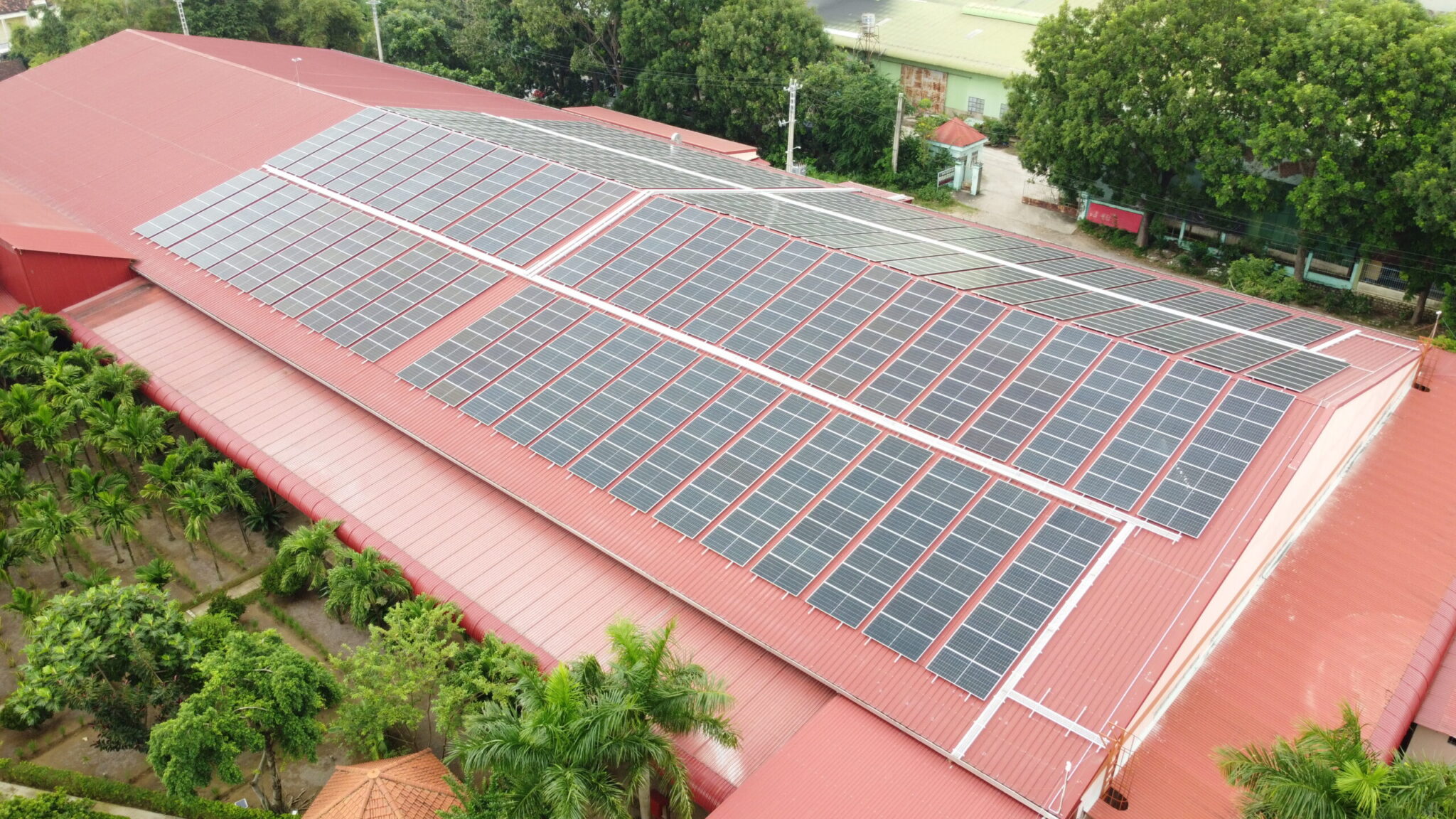 Lắp Điện Mặt Trời Cho Doanh Nghiệp Hệ 158KWP tại Toyota Tây Ninh