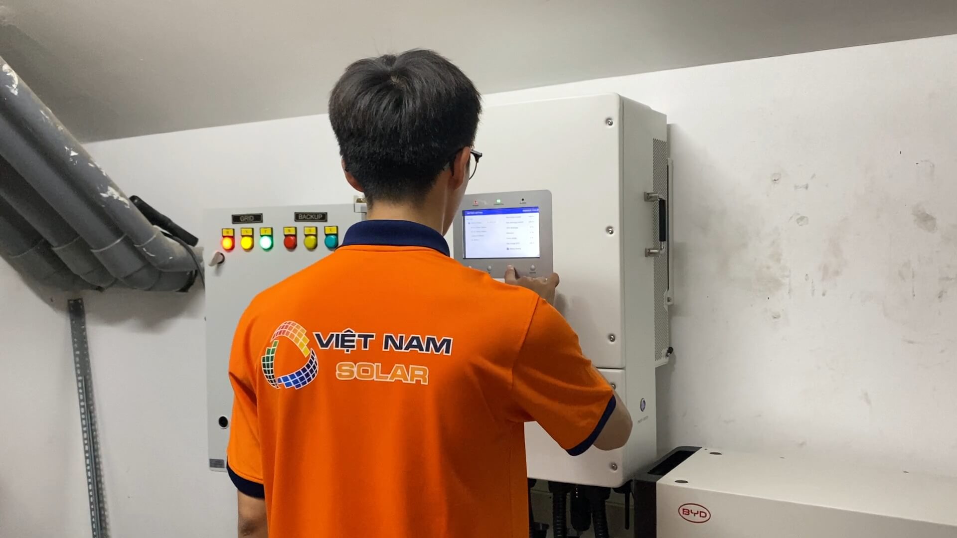 Chi Phí Lắp Điện Mặt Trời 20kWp Có Lưu Trữ BYD 20kWh 3 Pha Tại Him Lam