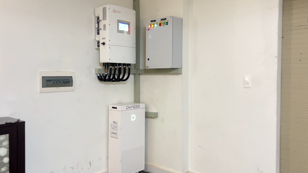 Bảng Giá Lắp Điện Mặt Trời Gia Đình 8kWp Lưu Trữ 14,3kWh tại Nhà Bè 5 viet nam solar dien mat troi dan dung 5 1