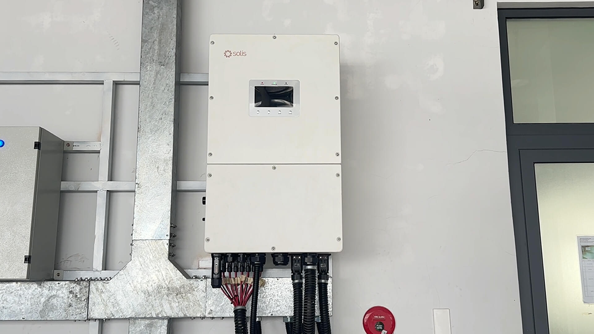Hệ Thống Điện Mặt Trời Hybrid 70kWp Có Lưu Trữ Dyness 100kWh Tại Toyota Kiên Giang 5 viet nam solar dien mat troi toyota kien giang 70 luu dyness 100 3