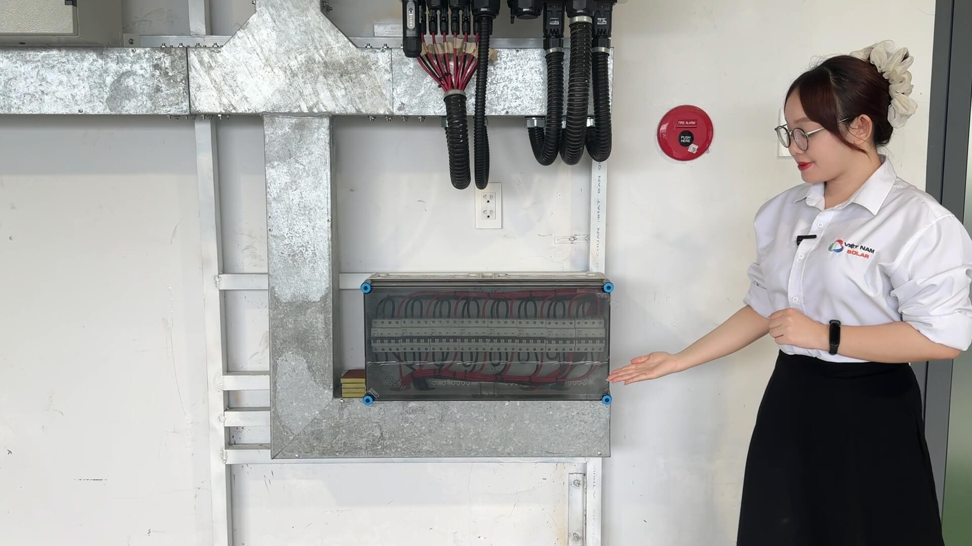 Hệ Thống Điện Mặt Trời Hybrid 70kWp Có Lưu Trữ Dyness 100kWh Tại Toyota Kiên Giang 8 viet nam solar dien mat troi toyota kien giang 70 luu dyness 100 5