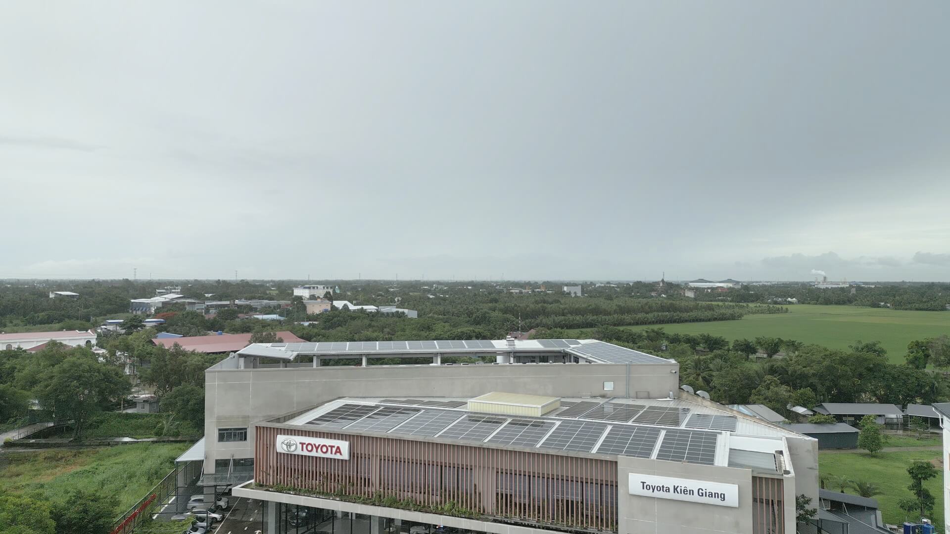 Hệ Thống Điện Mặt Trời Hybrid 70kWp Có Lưu Trữ Dyness 100kWh Tại Toyota Kiên Giang 11 viet nam solar dien mat troi toyota kien giang 70 luu dyness 100 9