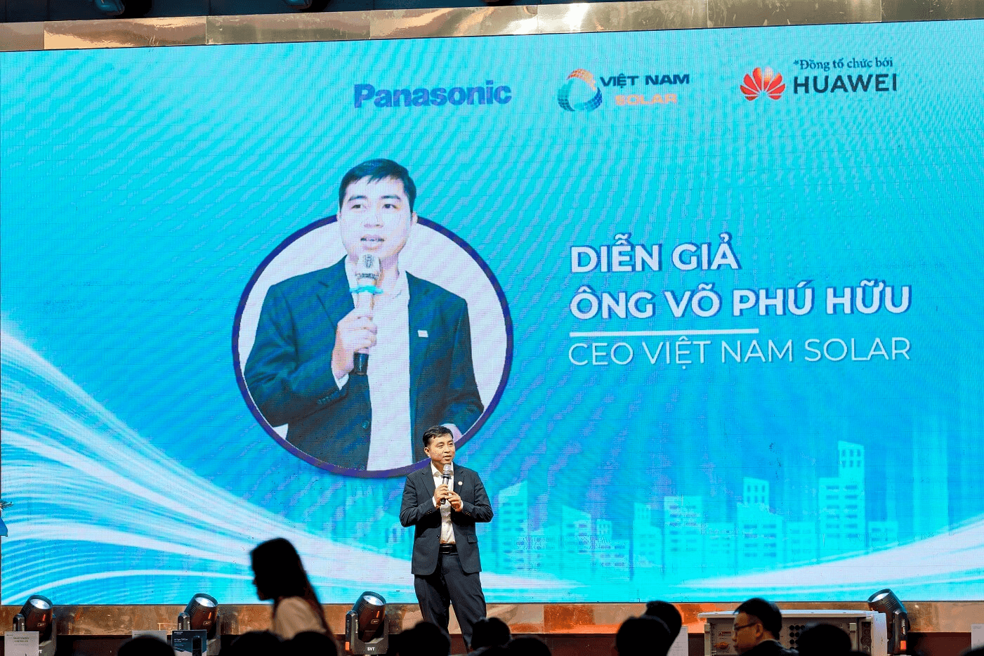 Điện Mặt Trời Kết Hợp Lưu Trữ: "Giải Pháp An Toàn An Toàn - Hiệu Quả - Bền Vững" Cùng Huawei - Việt Nam Solar - Panasonic 4 hoi thao dien mat troi ket hop luu tru giai phap an toan hieu qua ben vung 10 1