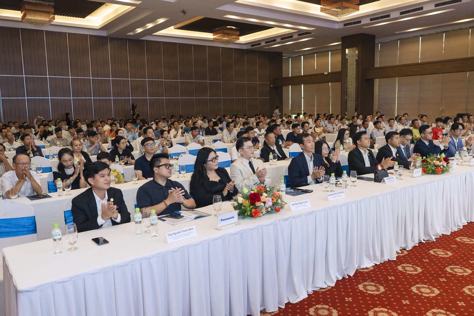 Điện Mặt Trời Kết Hợp Lưu Trữ: "Giải Pháp An Toàn An Toàn - Hiệu Quả - Bền Vững" Cùng Huawei - Việt Nam Solar - Panasonic 2 hoi thao dien mat troi ket hop luu tru giai phap an toan hieu qua ben vung 4 1