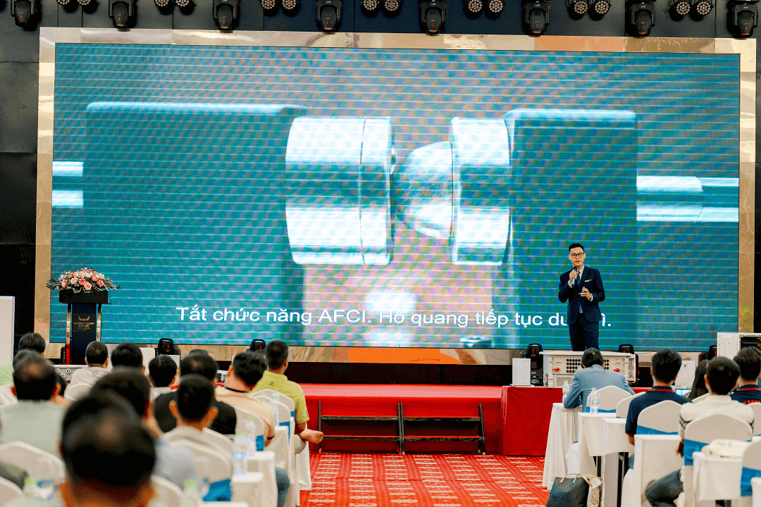 Điện Mặt Trời Kết Hợp Lưu Trữ: "Giải Pháp An Toàn An Toàn - Hiệu Quả - Bền Vững" Cùng Huawei - Việt Nam Solar - Panasonic 6 hoi thao dien mat troi ket hop luu tru giai phap an toan hieu qua ben vung 7 1