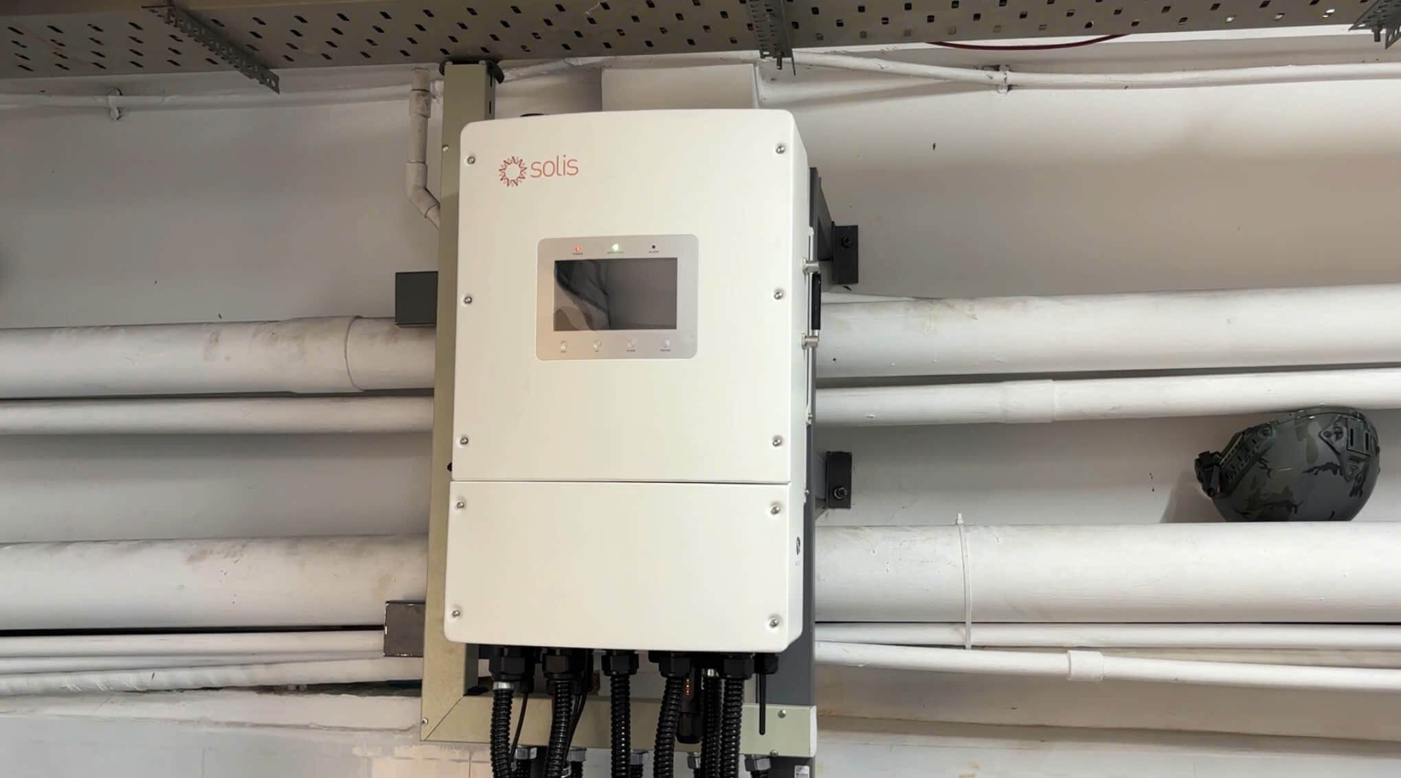 Chi Phí Lắp Điện Mặt Trời Hybrid 24kWp Lưu Trữ 15kWh Tiết Kiệm Hơn 10 Triệu Mỗi Tháng