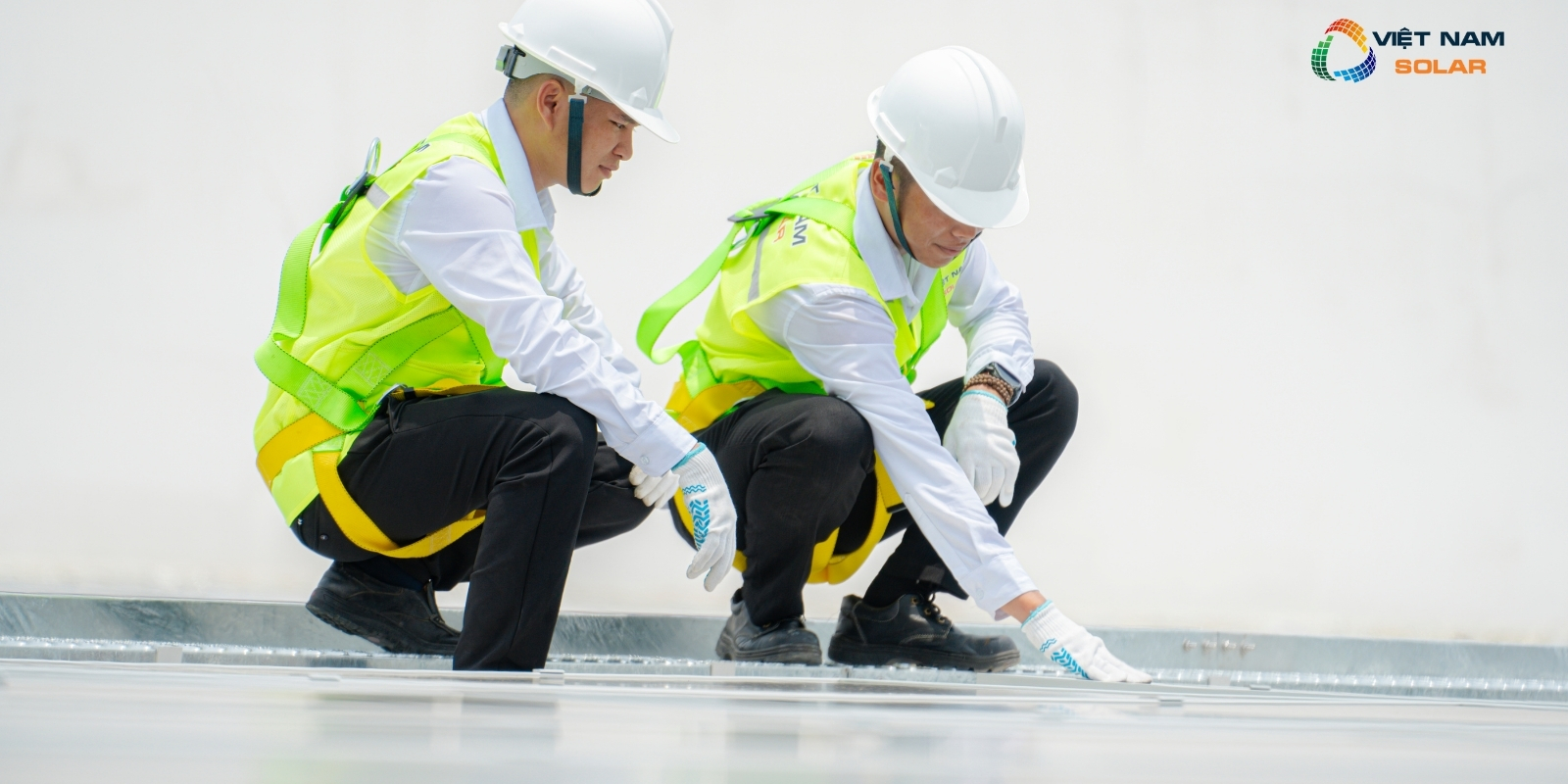 Dải Nhiệt Độ Làm Việc Trong Điện Mặt Trời – Tầm Quan Trọng, Ảnh Hưởng và Giải Pháp 2 dai nhiet do lam viec 2 1