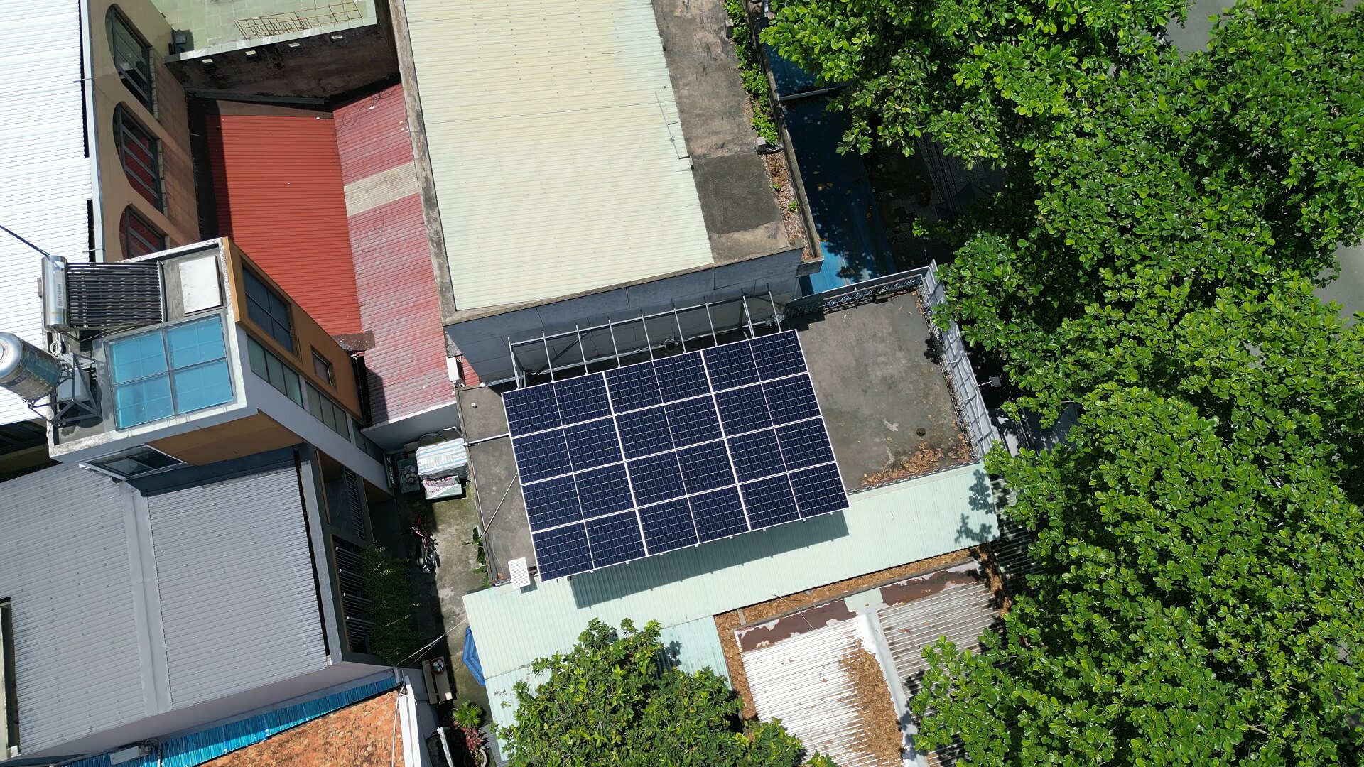 Chi Phí Lắp Điện Mặt Trời Có Lưu Trữ 8kWp Lưu BYD 10kWh | Cho Tiệm Cà Phê Ở Củ Chi
