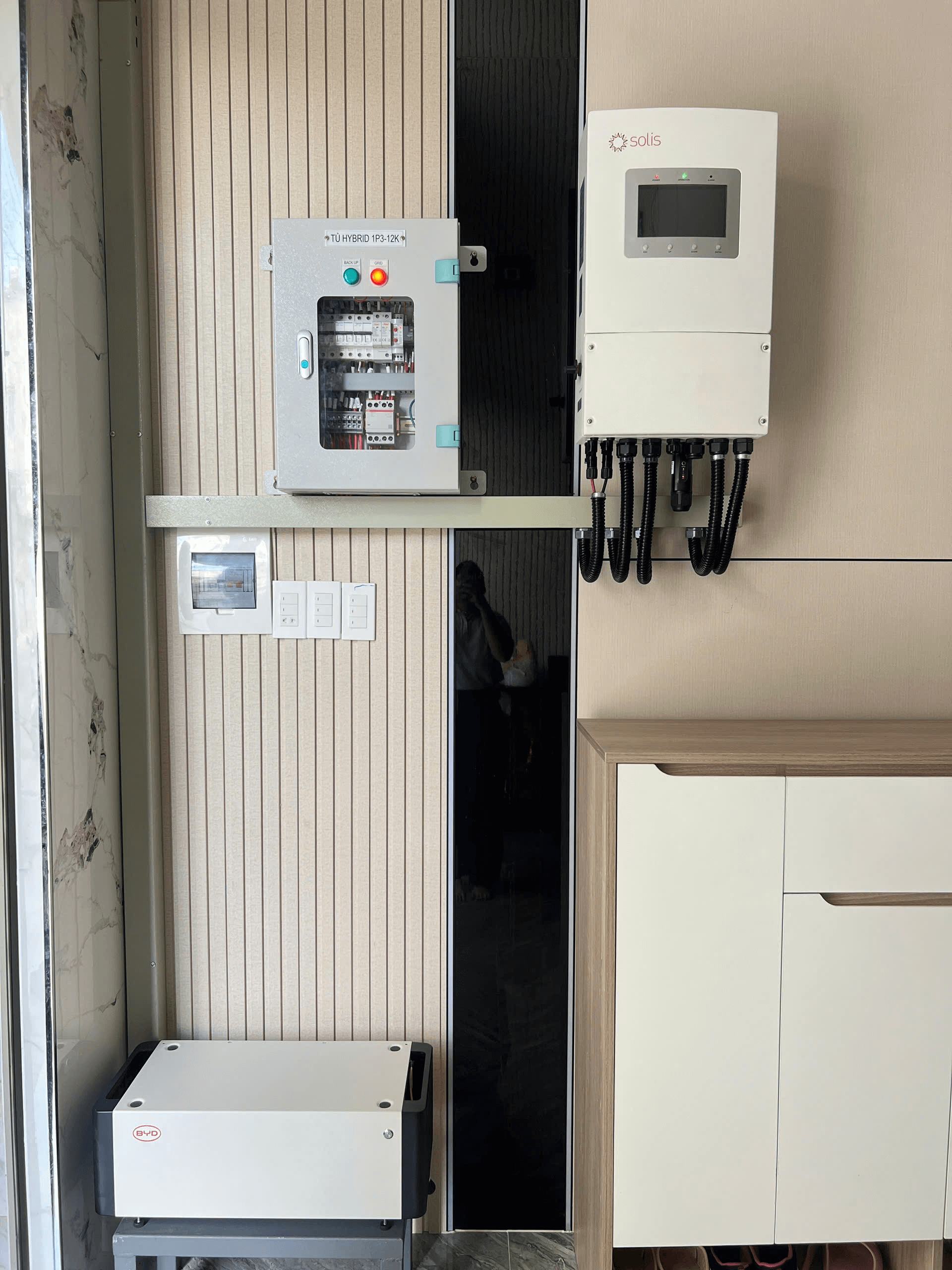 Chi Phí Lắp Điện Mặt Trời Có Lưu Trữ 5kWp Lưu Trữ BYD 5kWh Tại Quận 12