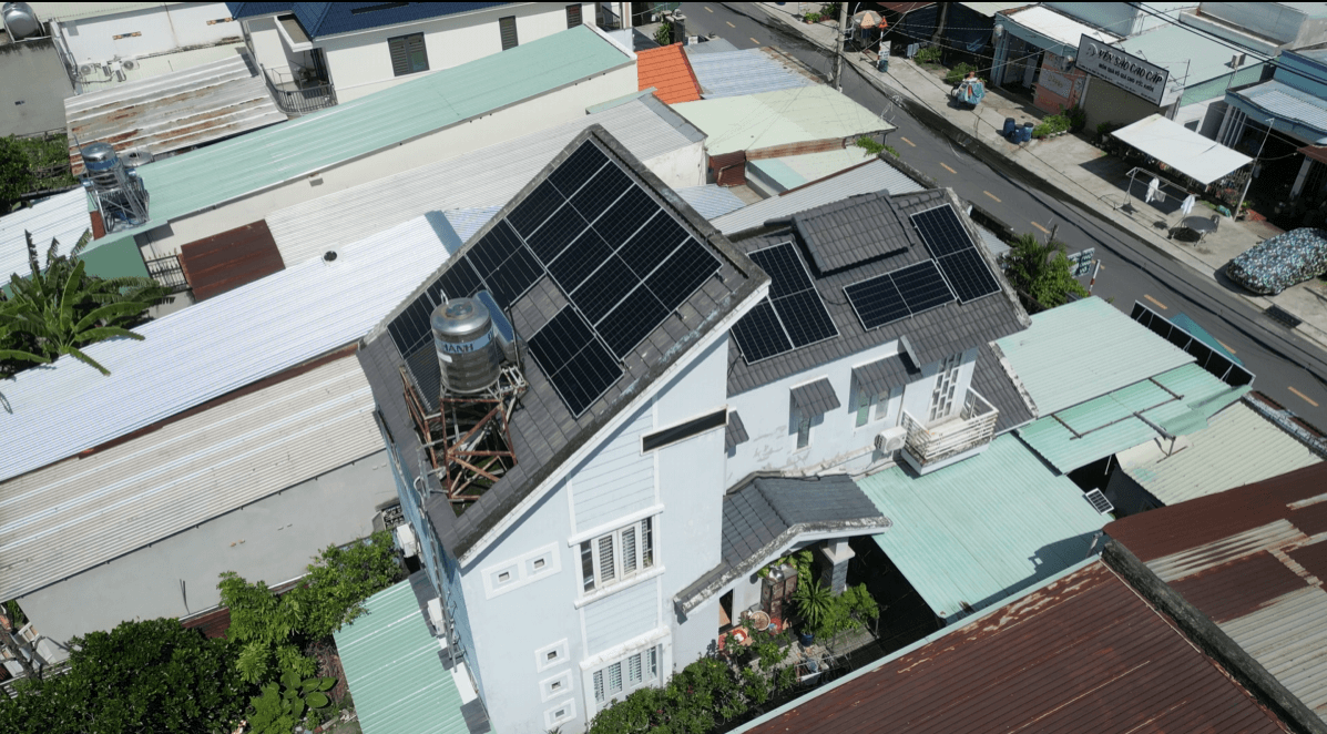 Hệ Thống Điện Mặt Trời 9kWp Lưu Trữ 14.3kWh Giảm 3,5tr Tại Bình Tân