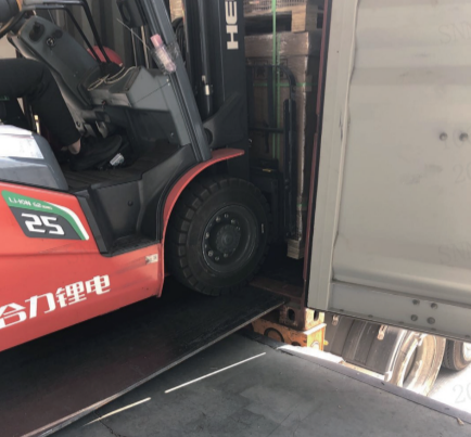 Unpacking - Hướng Dẫn Mở Kiện Và Dỡ Hàng Tấm Pin Năng Lượng Mặt Trời AIKO Solar 17 Huong Dan Mo Kien Va Do Hang Tam Pin Nang Luong Mat Troi AIKO Solar 12