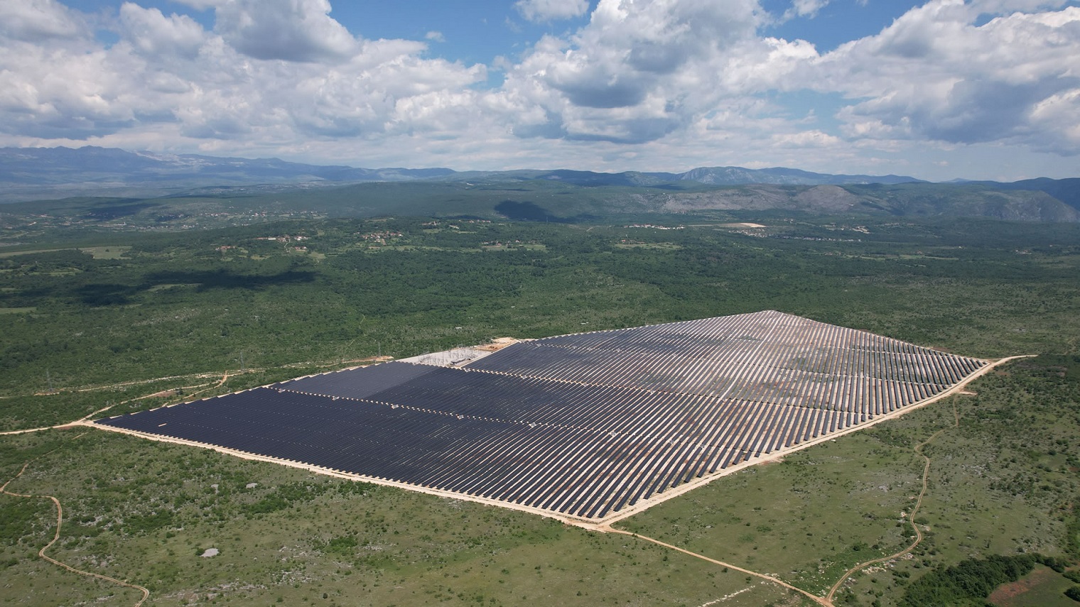 Tam Pin Nang Luong Mat Troi AIKO Stellar 1N N Type ABC Cho Du An Dien Mat Troi Stolac Solami Park Tai Bosnia Herzegovina