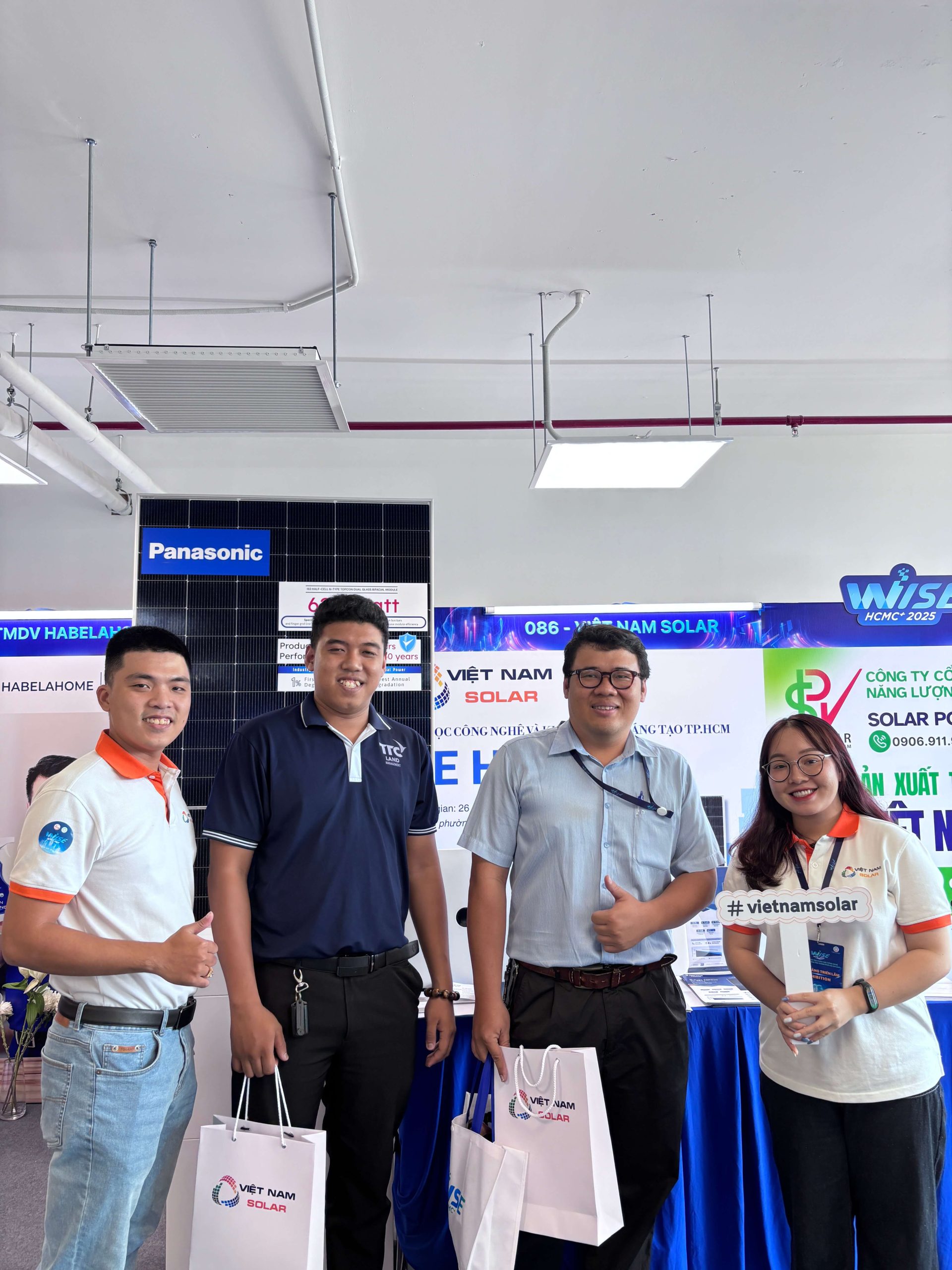 viet nam solar dien mat troi su kien wise hcmc 2025 panasonic huawei 7 scaled