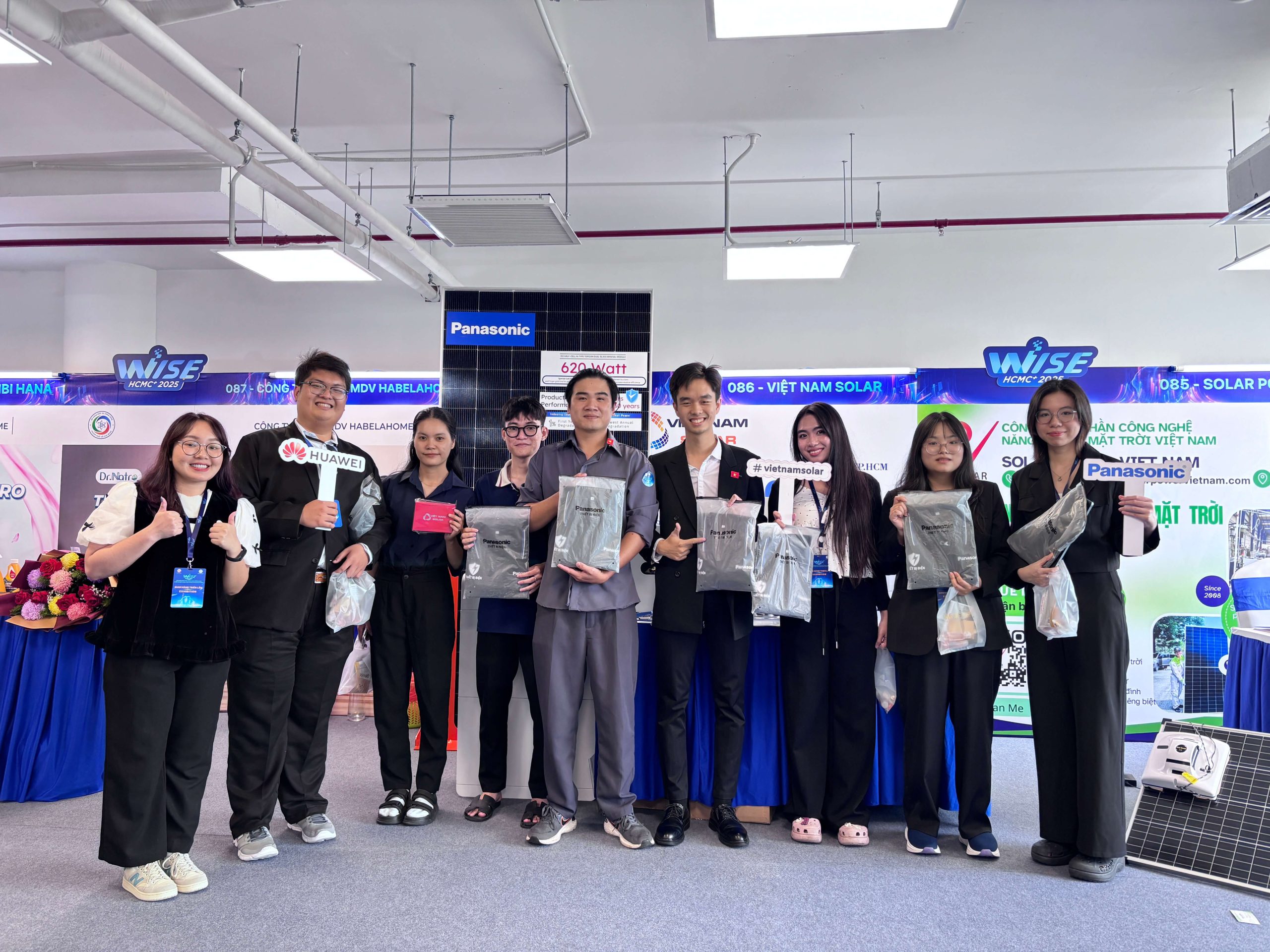 viet nam solar dien mat troi su kien wise hcmc 2025 panasonic huawei 8 scaled